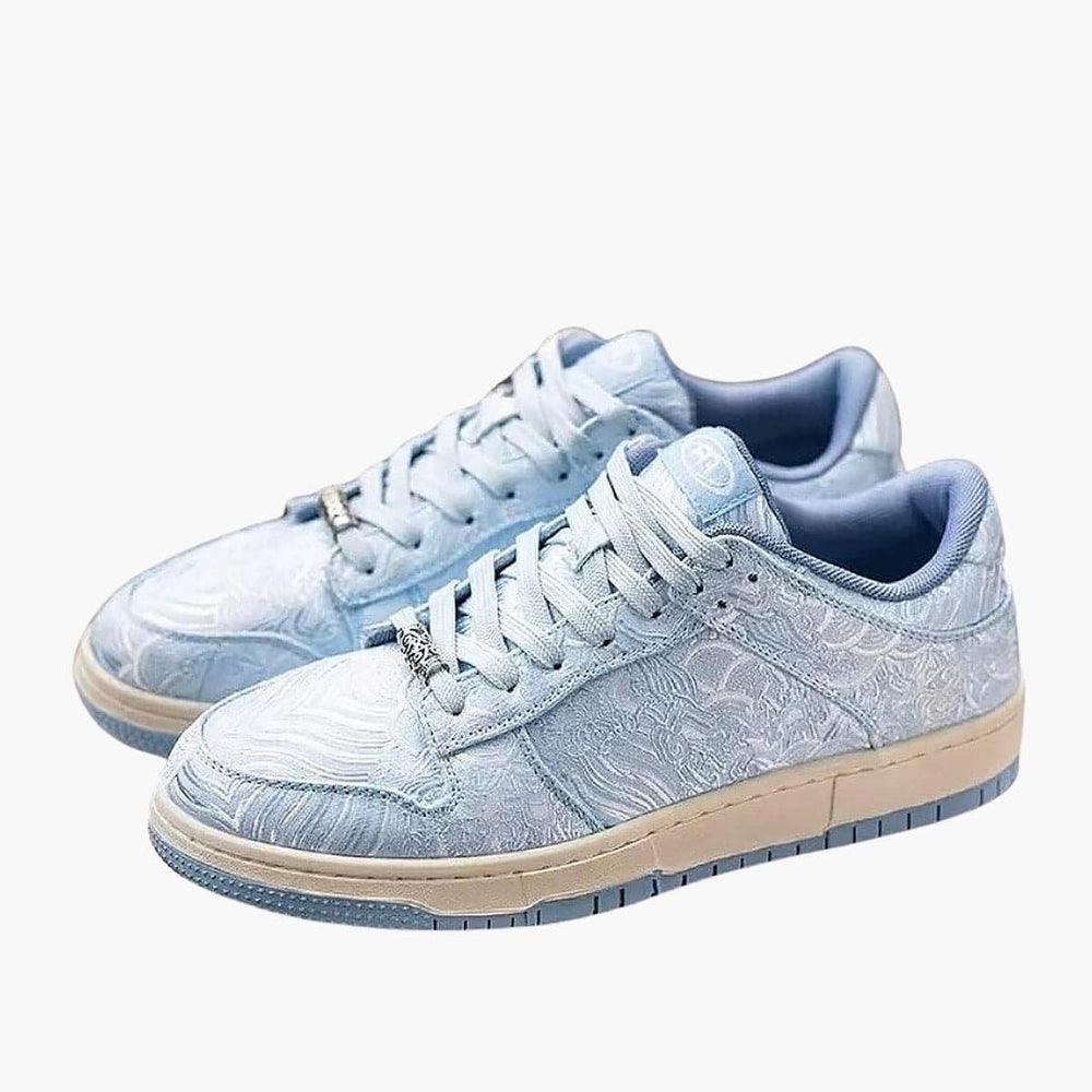 Trendy Lace-Up Sneakers - Casual Comfort for Men and Women