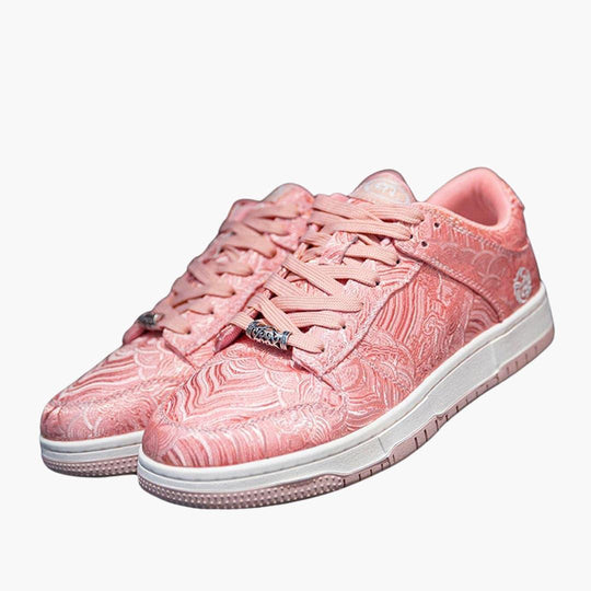 Trendy Lace-Up Sneakers - Casual Comfort for Men and Women