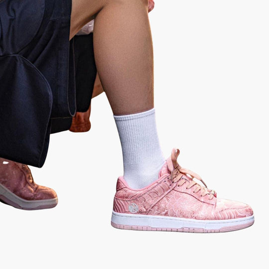 Trendy Lace-Up Sneakers - Casual Comfort for Men and Women