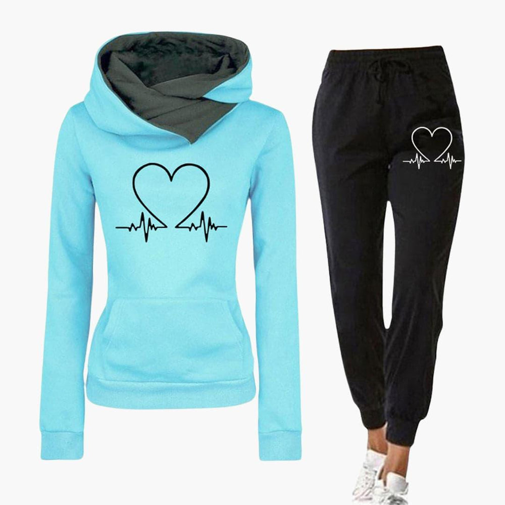 Stylish jogging set with heartbeat print – for women relaxed fit