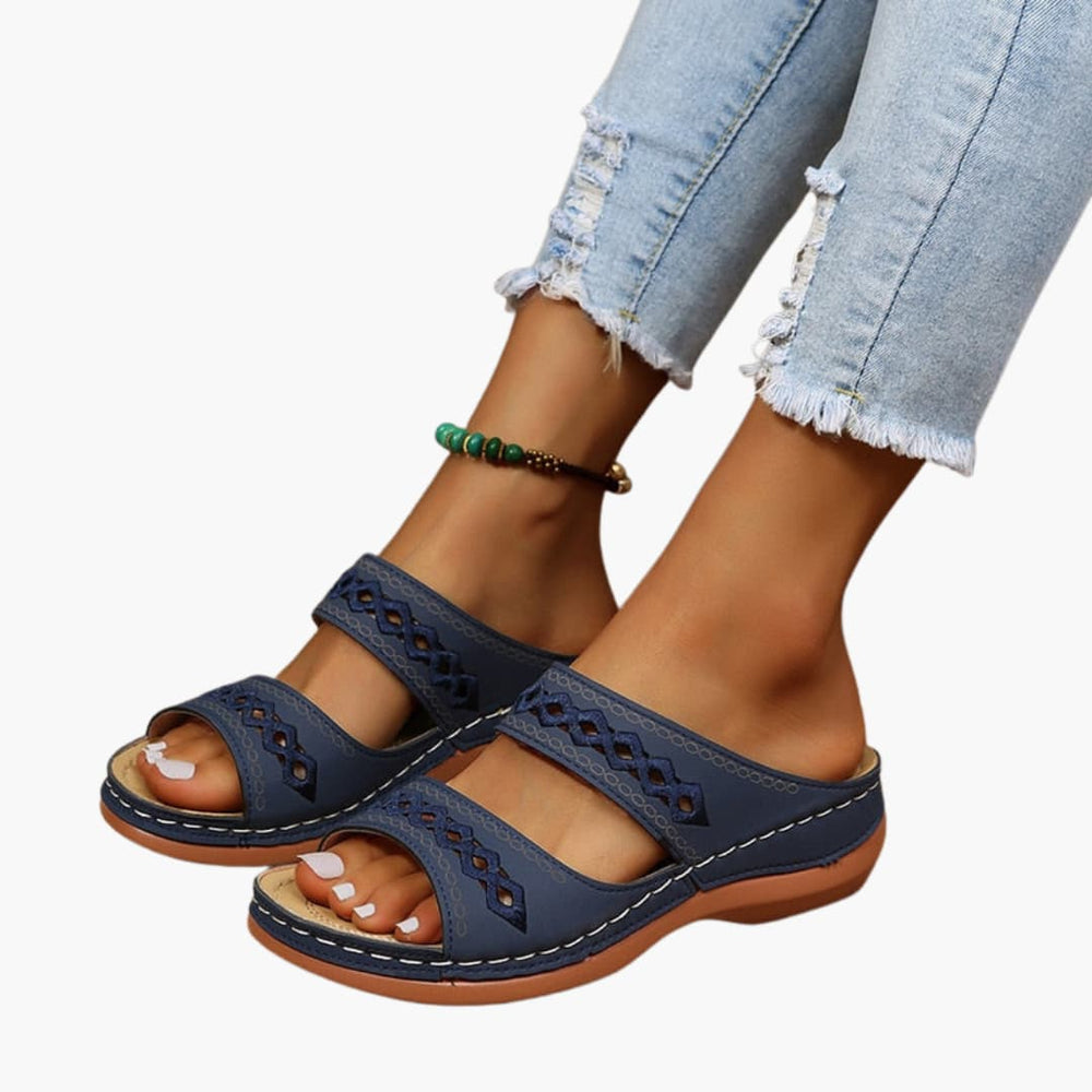 Women’s flat sandals with double strap and cushioned insole