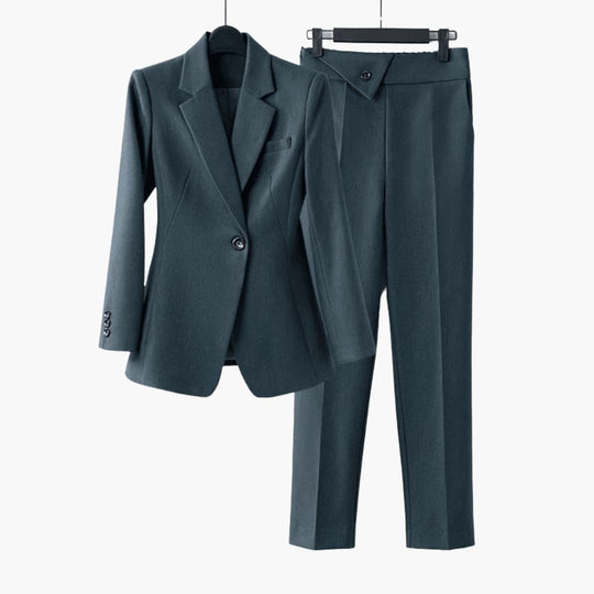 Women’s blazer and trousers set with stretch fabric all-season