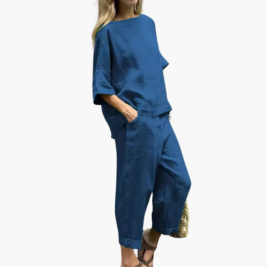 Two-Piece Set for Women – Relaxed Fit Top & Cropped Pants