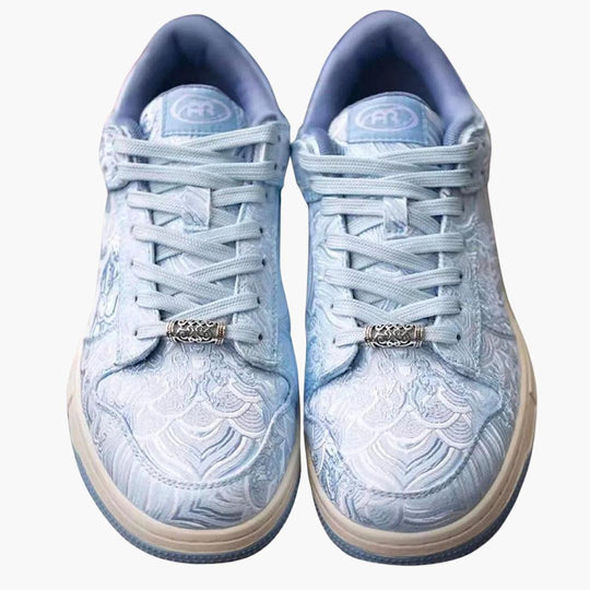 Trendy Lace-Up Sneakers - Casual Comfort for Men and Women