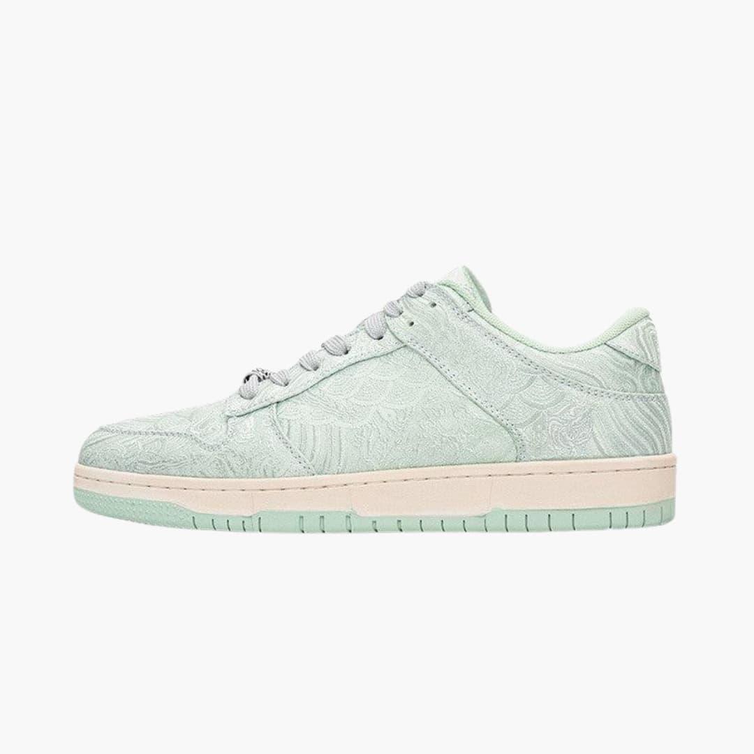 Trendy Lace-Up Sneakers - Casual Comfort for Men and Women