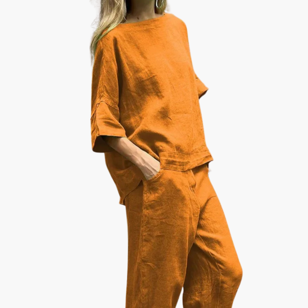 Two-Piece Set for Women – Relaxed Fit Top & Cropped Pants