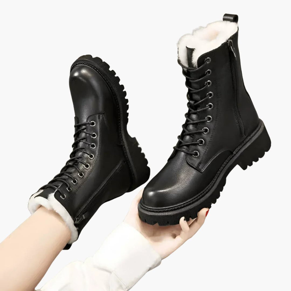 Women’s winter ankle boots with lining and zip closure