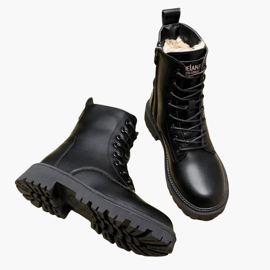 Women’s winter ankle boots with lining and zip closure