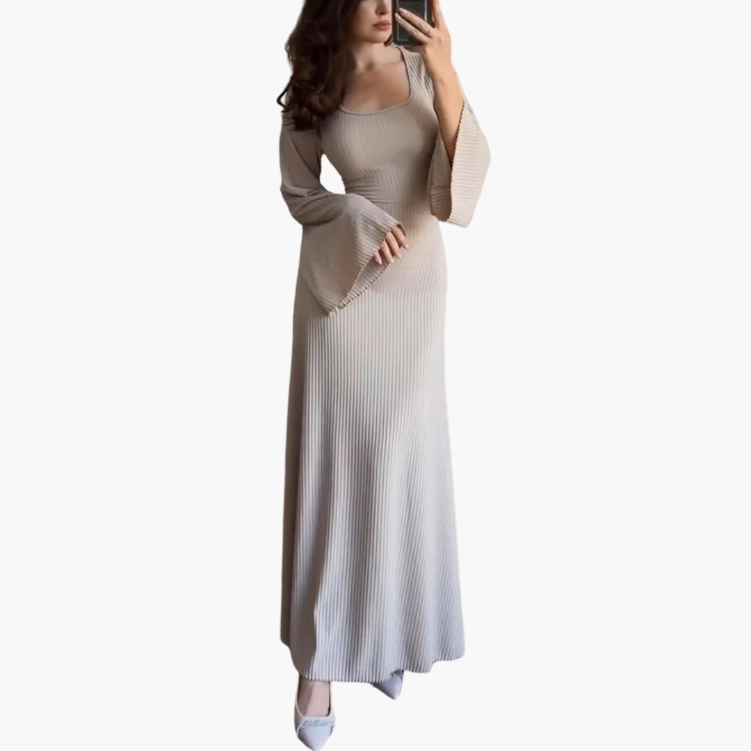 Elegant Maxi Dress - Long Sleeve Style for Women Guests