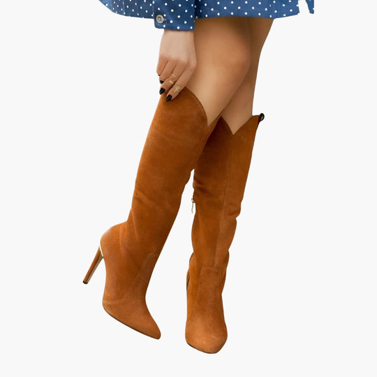 Women’s knee-high heeled boots with zipper and pointed toe