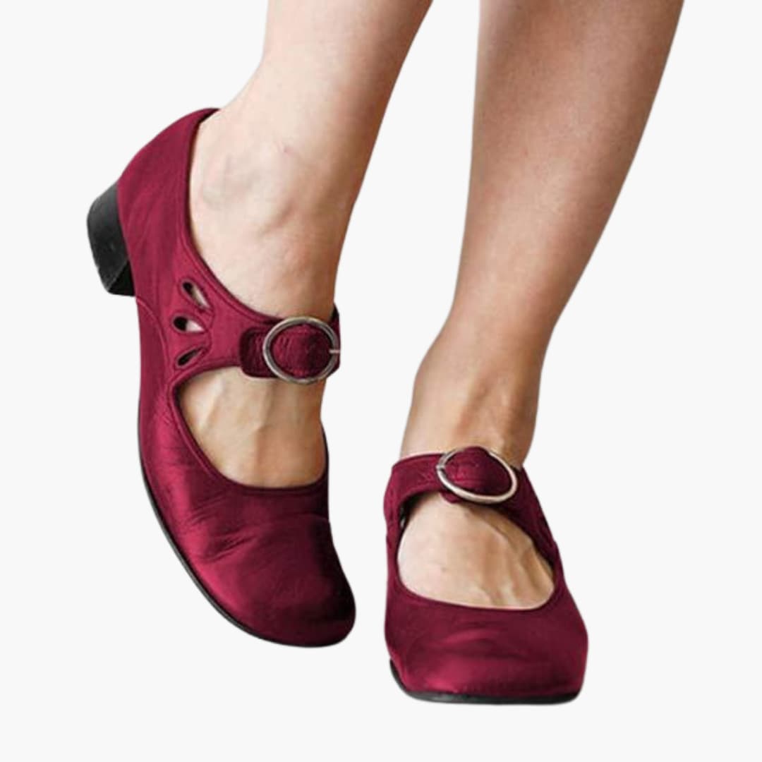 Women’s orthopedic sandals with block heel and closed toe design