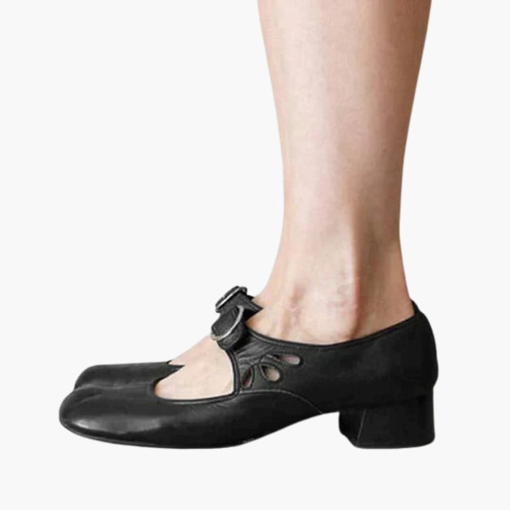 Women’s orthopedic sandals with block heel and closed toe design