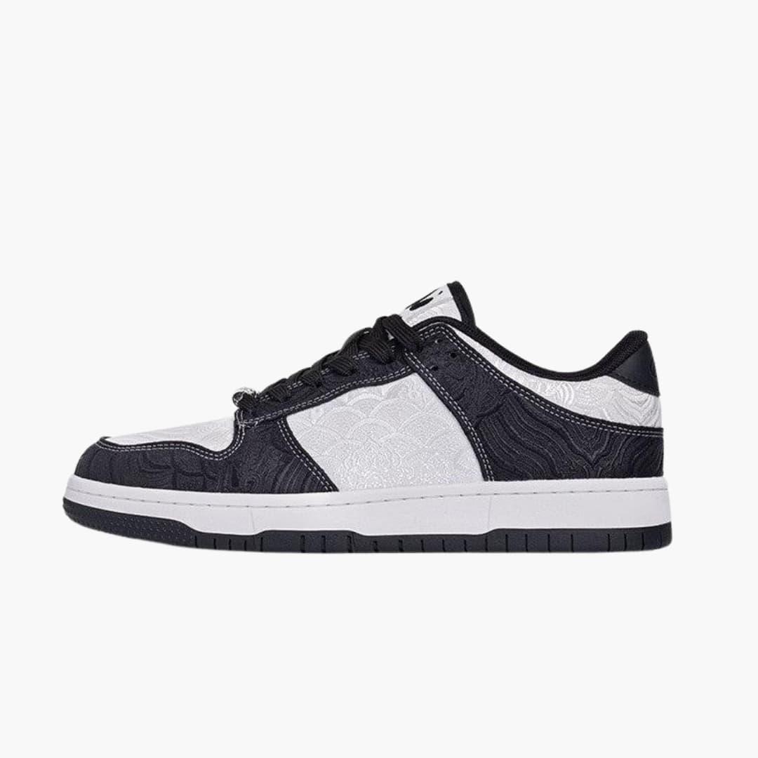 Trendy Lace-Up Sneakers - Casual Comfort for Men and Women